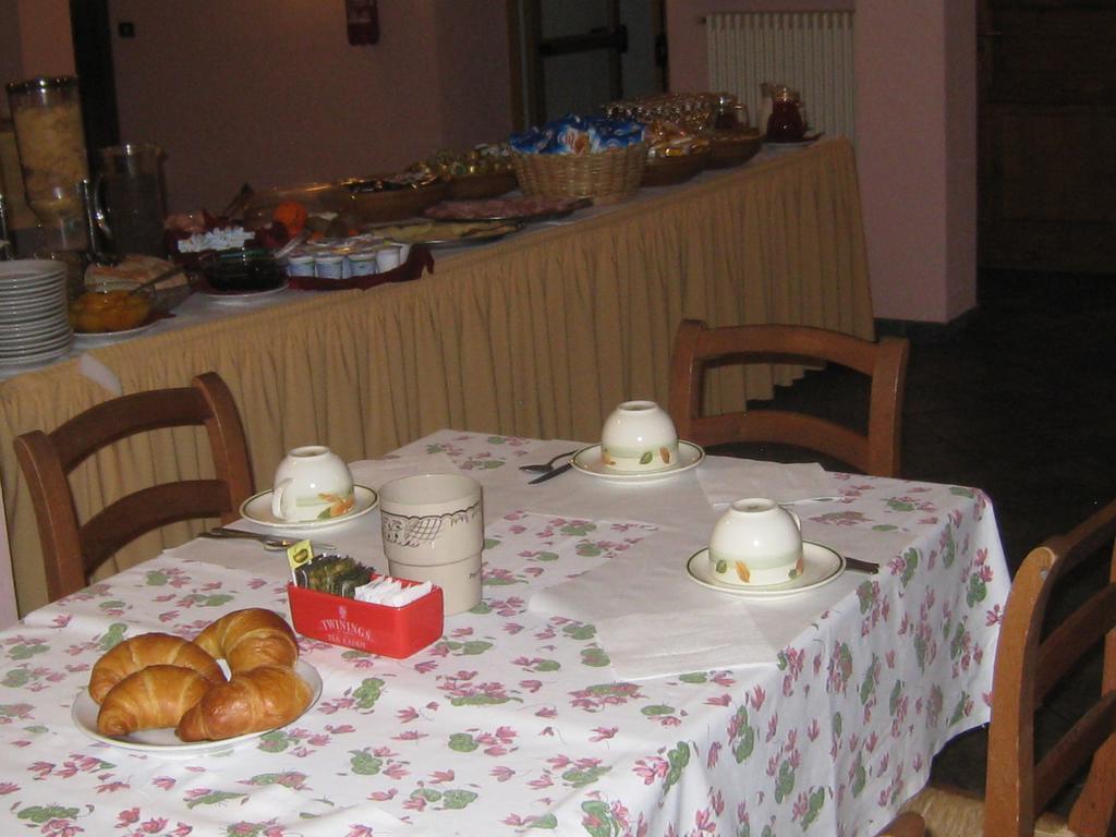Hotel Villa Plinia Pragelato Luaran gambar