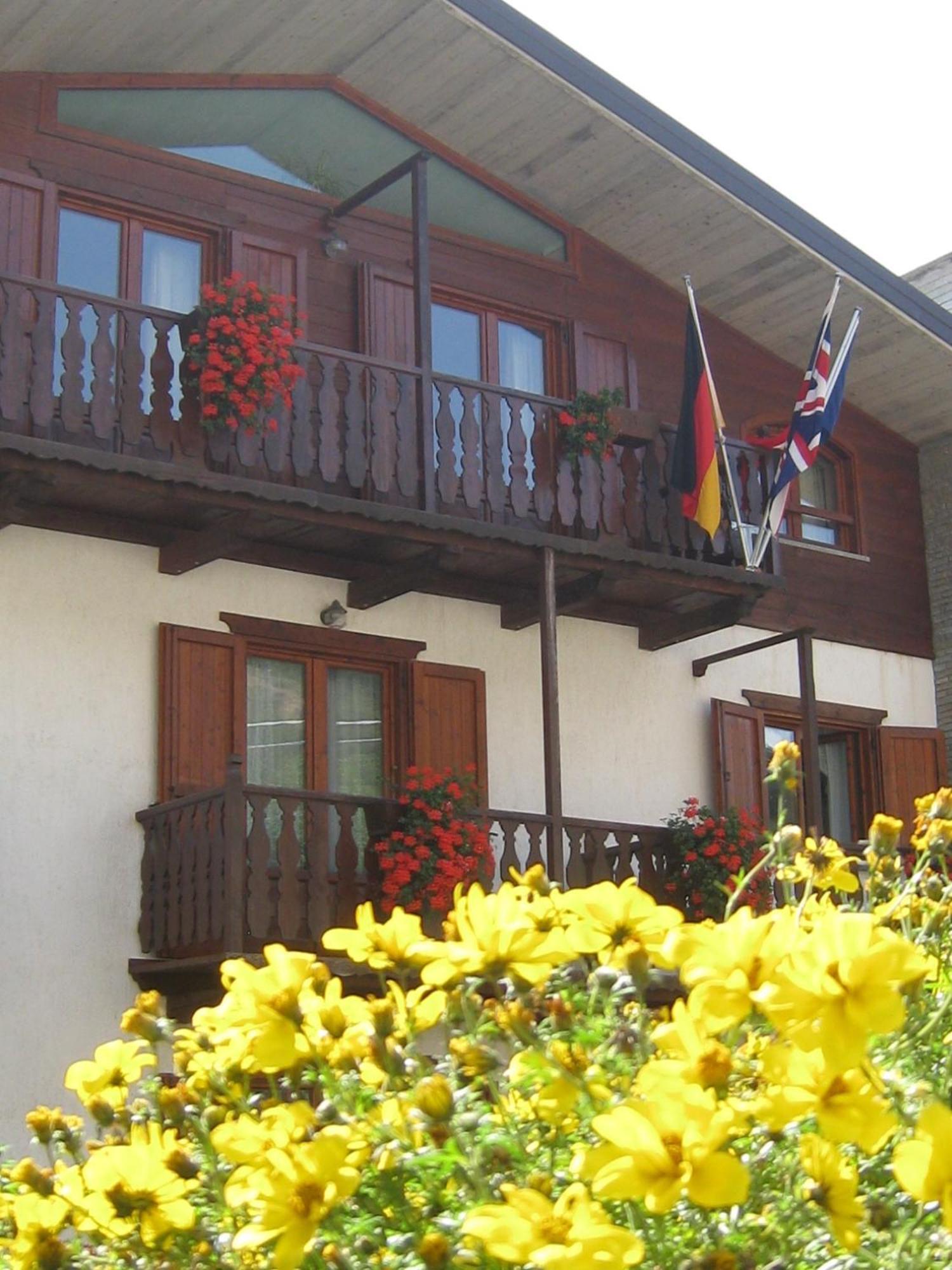 Hotel Villa Plinia Pragelato Luaran gambar